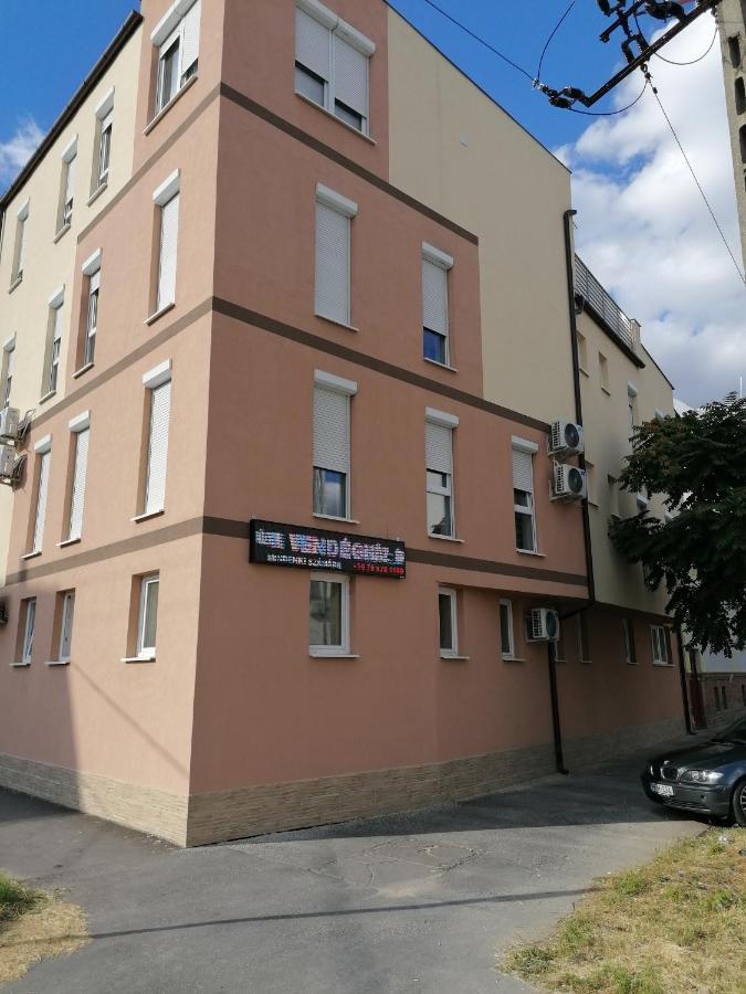 Edes Alom Guesthouse 세게드 외부 사진