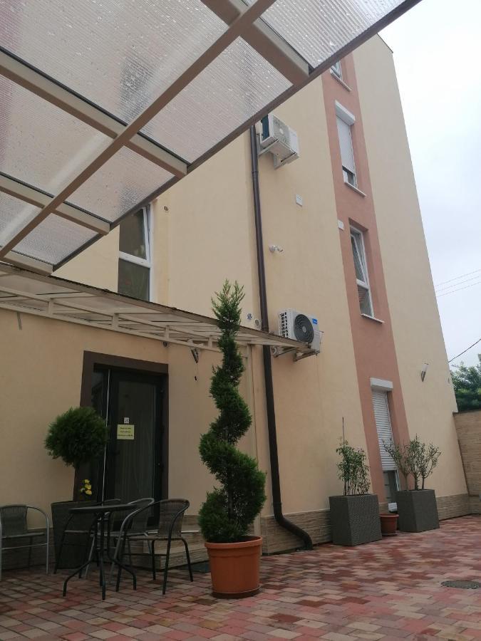Edes Alom Guesthouse 세게드 외부 사진