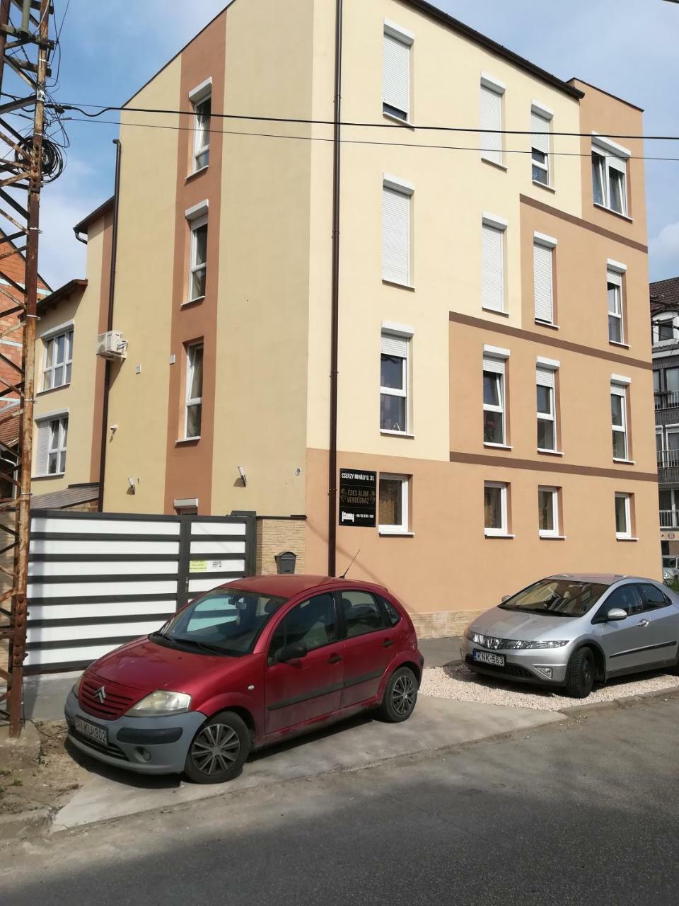 Edes Alom Guesthouse 세게드 외부 사진
